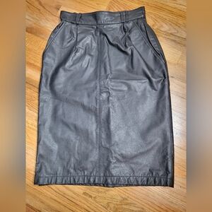 Chaus Vtg Black 100% Real Leather Midi Pencil Skirt Size 1 Scandi Girl Grunge